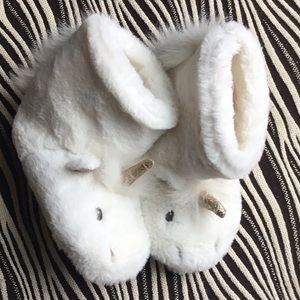 Mini Boden KIDS fuzzy unicorn slippers